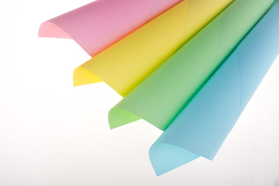 Materiał Pulpę drewnianą Ról papieru bezwęglowego 50-80 gm Do ciągłej faktury rachunku