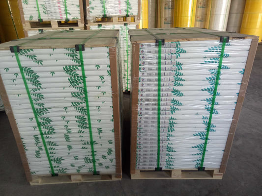 100% papier NCR z czystej pulpy drzewnej o wysokiej absorpcji tuszu i mikronadciętym papierze samokopiującym